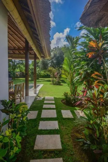 Manava Villa - 2 Bd, Infinity Pool & Tropical Garden - Uluwatu 0*, Uluwatu (Bali)